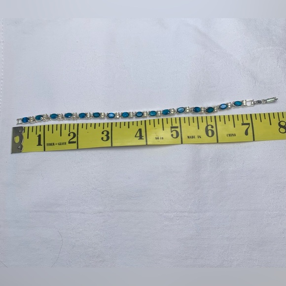 Vintage Avon bracelet - Picture 4 of 4